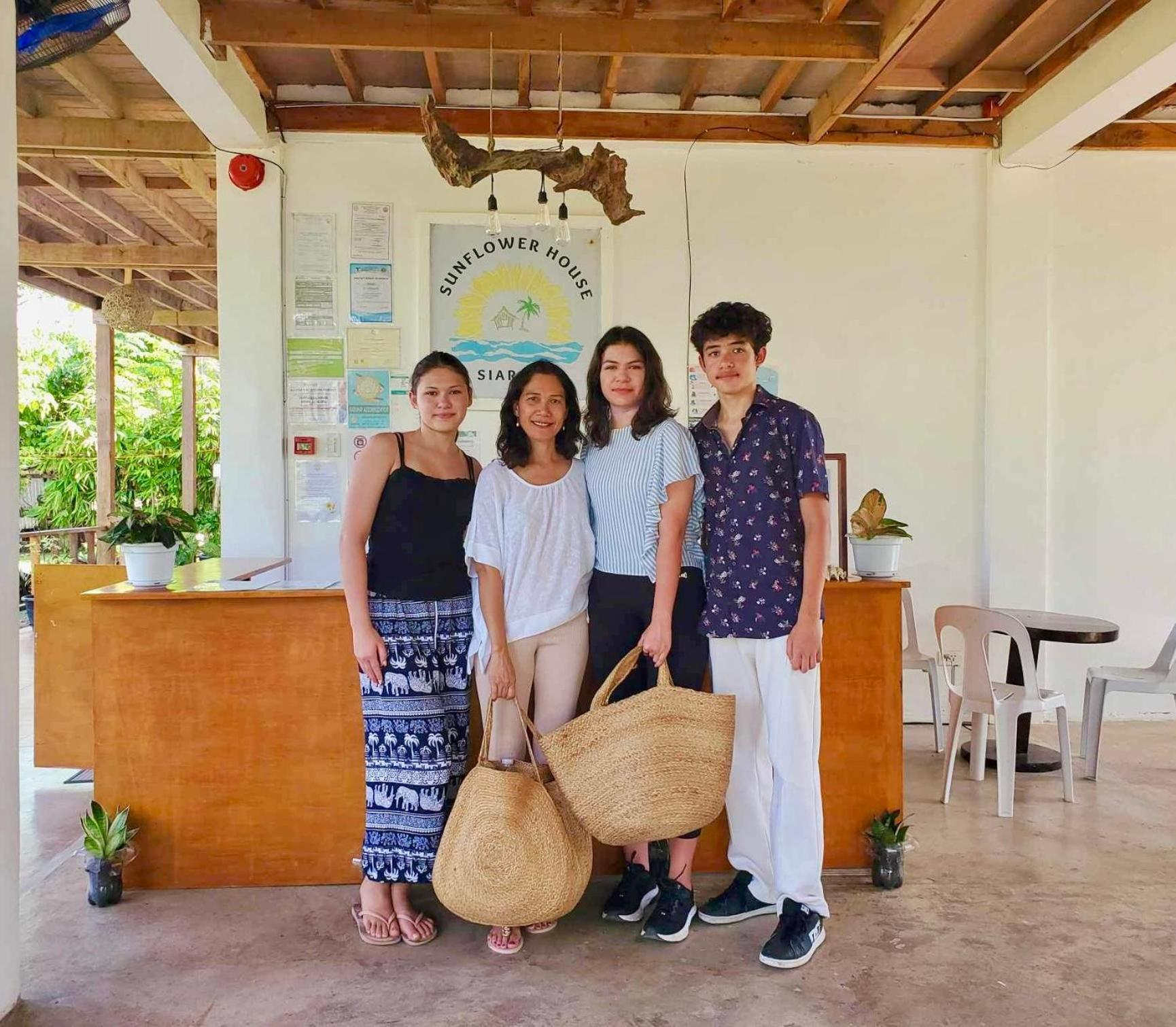 Siargao Sunflower Suites General Luna  Eksteriør bilde